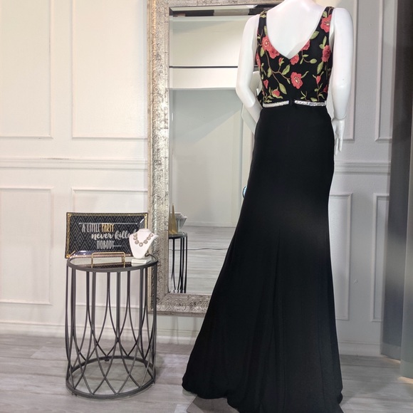 Black Floral Formal Evening Dress Gown - Picture 2 of 2